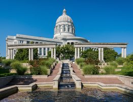 a photo of the Missouri state capitol building in Jefferson City, MO