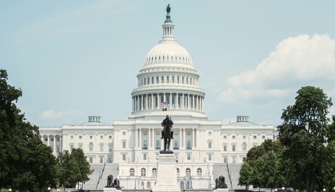photo of the white house from the front